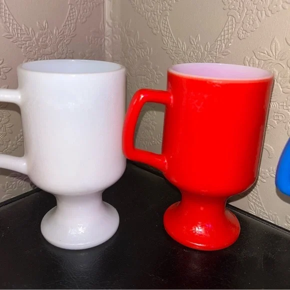 Colorful Mug Set vintage set of 5 milk glass pedestal cups - Picture 5 of 8